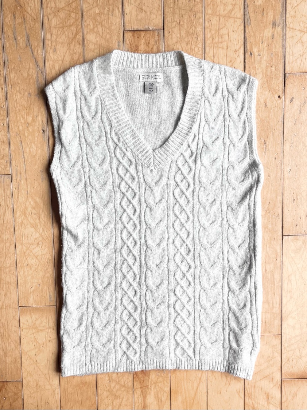 Ruby Moon Anthropologie Cable Knit Soft Sweater Vest Preppy Academia Size XS
